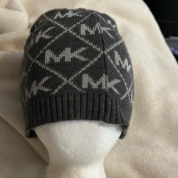 Michael Kors Metallic Blend Winter Beanie Hat - Picture 5 of 6